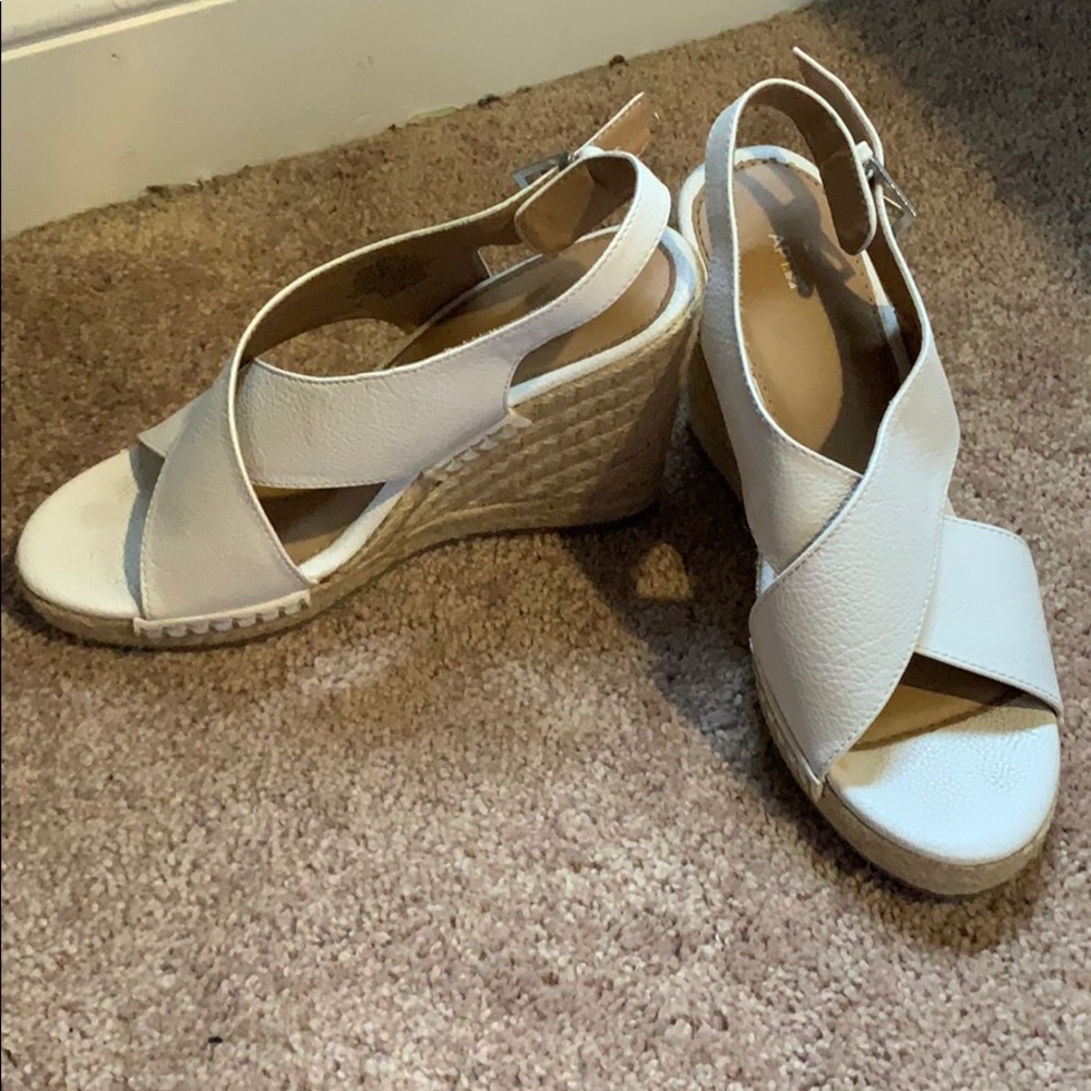 White wedge